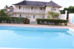 Cozy Studio @ Country Manor, Ocho Rios